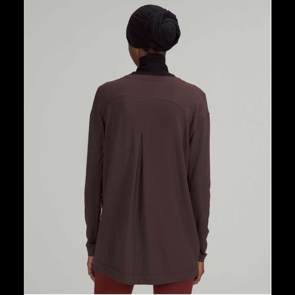 Lululemon Modal Pleated Back Long Sleeve Shirt in French Press Size 6 - Picture 2 of 5